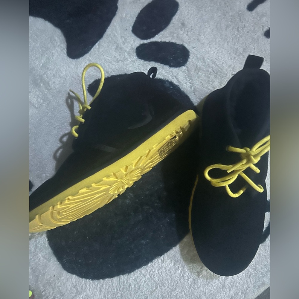 Men’s uggs - Picture 2 of 5